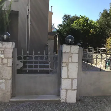 D'angelos * Karavomylos