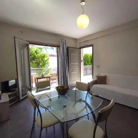 D'angelos Apartment *