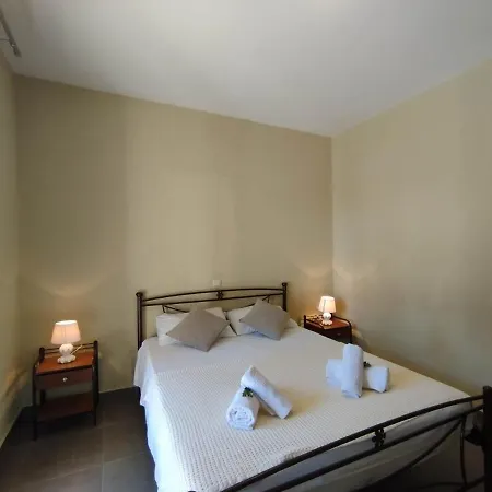 D'angelos Apartment *