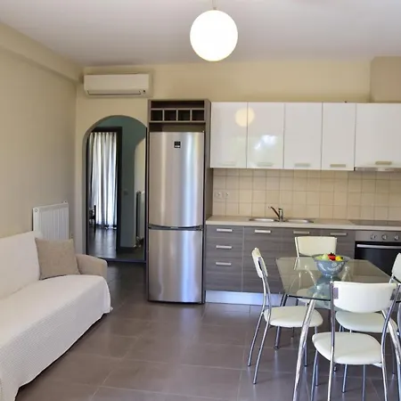 D'angelos Apartment *