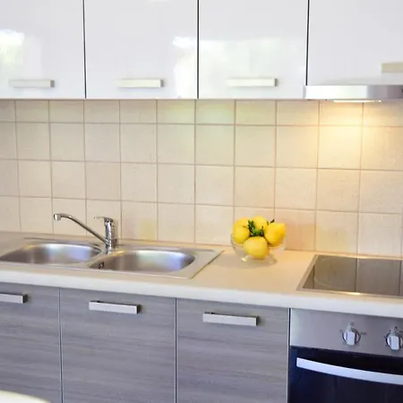 D'angelos Apartment Karavomylos
